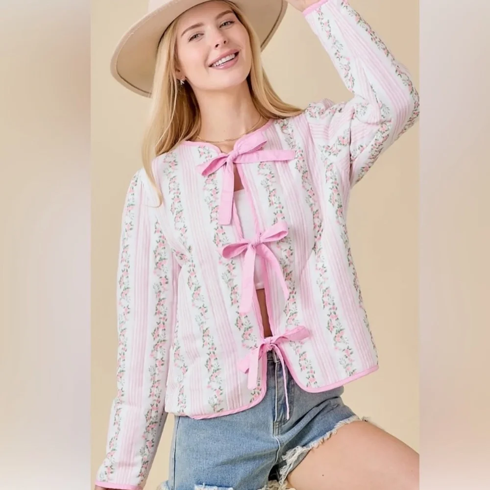 944. NEW The Bow Roses Quilted Jacket - Picture 3 of 4